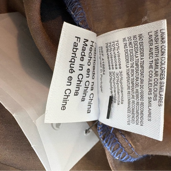 NWT LANIDOR Blue & Cream Paisley Button Down Shirt Lightweight Family Owned - Picture 12 of 12